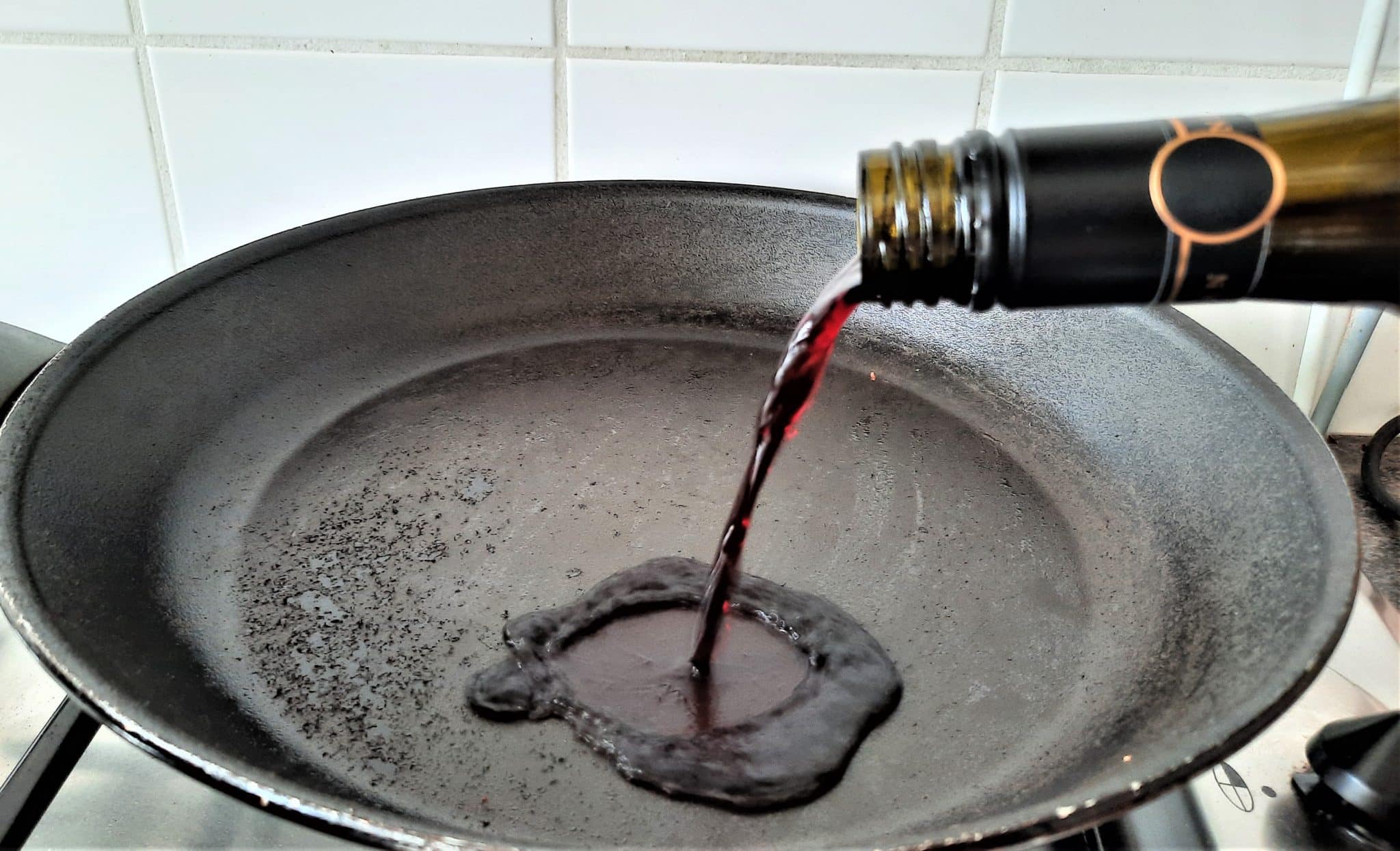 Why Should you add Wine to the Pan?