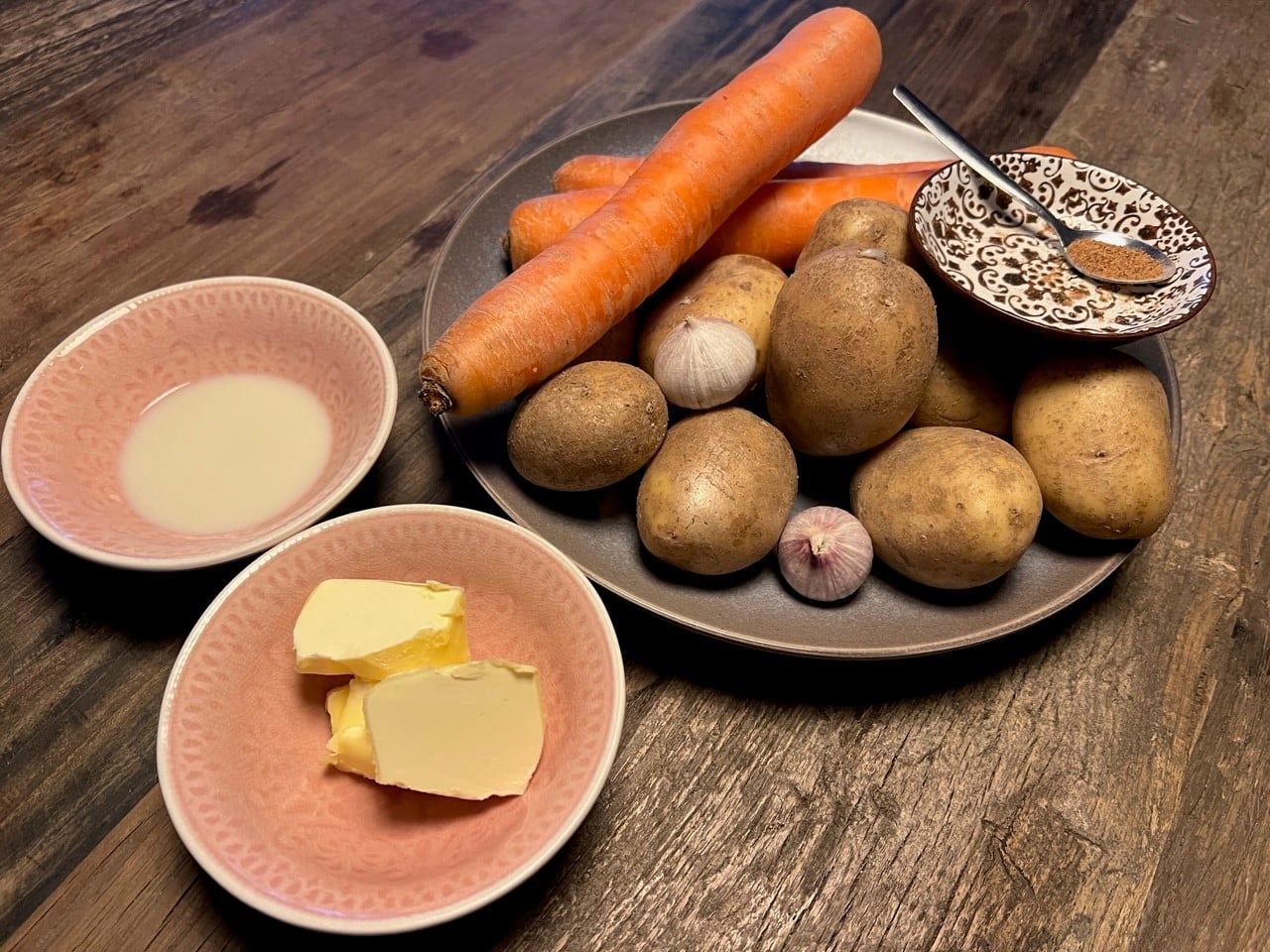 Mashed potatoes and carrots (hutspot)