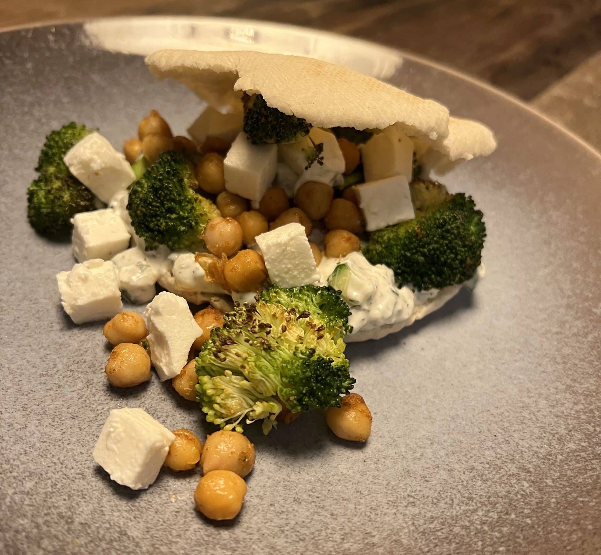 Recipe: Pita Bread with Broccoli and Chickpeas