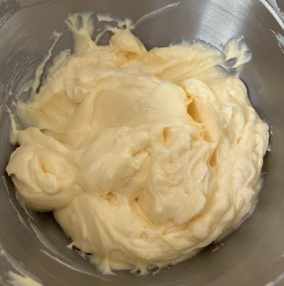Delicious Buttercream Recipe for Cakes and Desserts