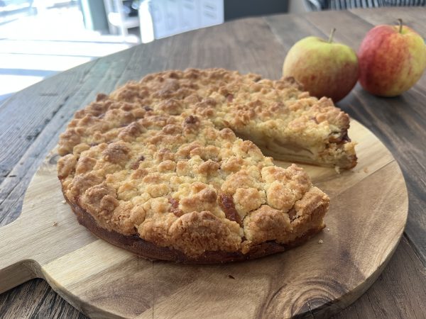 How to Bake the Perfect Apple Crumble Cake